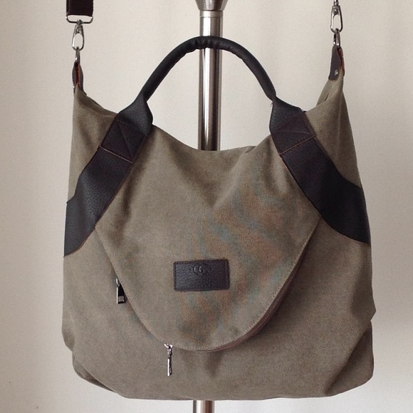 ๐๐บ๐ Grace Callie Designs - Genova Crossbody Bag - Picture 2 of 8